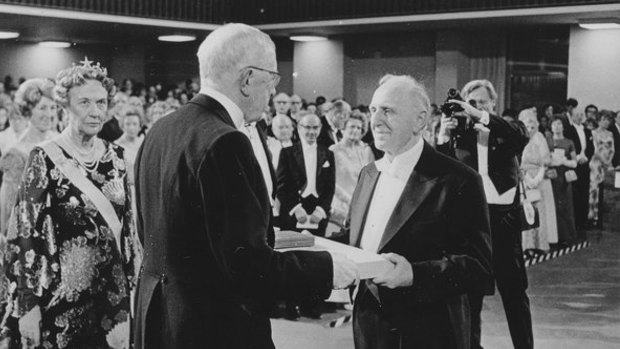 Economist Simon Kuznets when he received his Nobel Prize in 1971. His son - an economist himself - has decided to put the medal on the block.