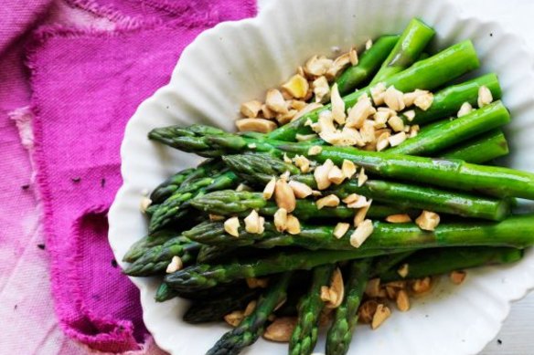 A simple asparagus side.