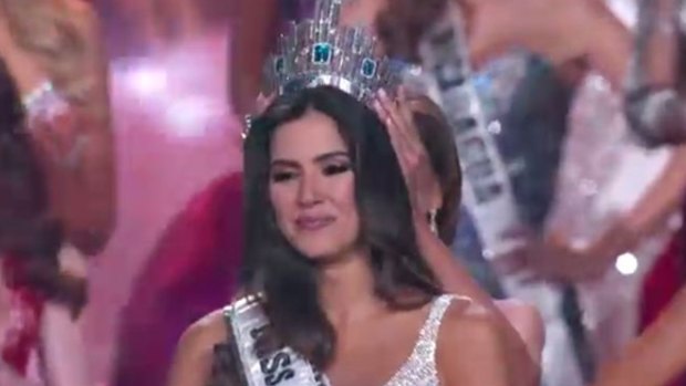 Paulina Vega is crowned Miss Universe 2014.