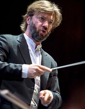 Conductor Andre de Ridder led two light-filled works in the Mozart Symphony No.34 and Ravel's G Major Piano Concerto.