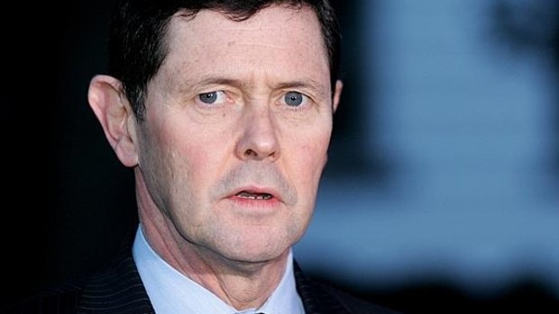 Kevin Andrews says the government should consider New Zealand's offer to take Manus Island refugees.