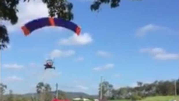 A motorised paraglider has crashed at a busy country hunting competition.
