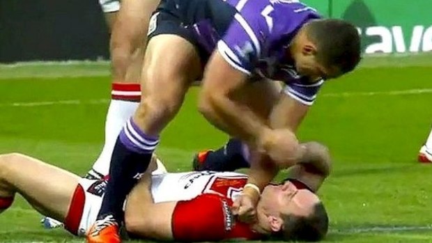 Ben Flower punches Lance Hohaia during the Super League grand final.
