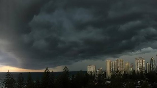 Queensland storm Main Beach, Gold Coast at 4.50pm.