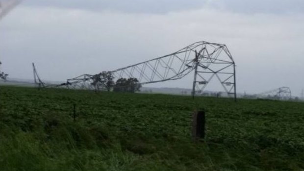 A damaged transmission pole in South Australia. Photo: Twitter/Vic_Rollison