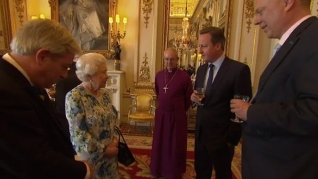 David Cameron speaking to the Queen ahead of an anti-corruption summit.