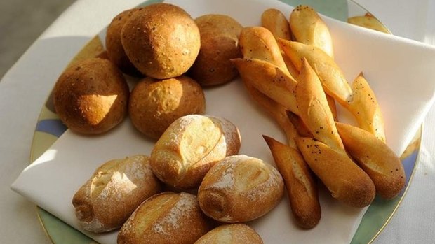 Adding folic acid and iodine to bread is having health benefits for Australians, a study finds.
