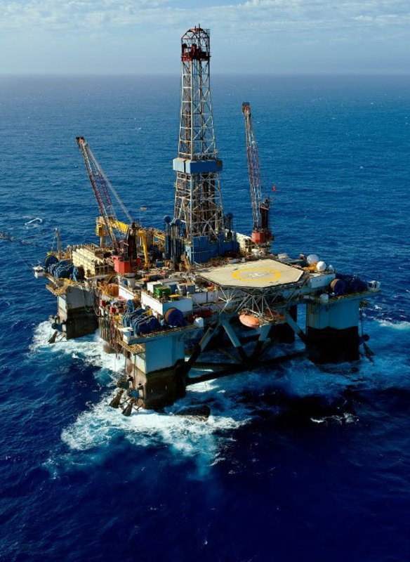 Workers left on rig in path of cyclone