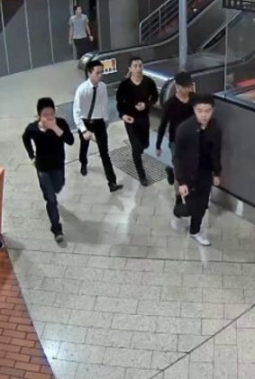 Police are wanting to speak to a group of youths over an attack at Melbourne Central.