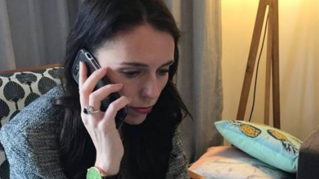 NZ's PM Jacinda Ardern says she will talk to Prime Minister Malcolm Turnbull about accepting asylum seekers from Manus Island.