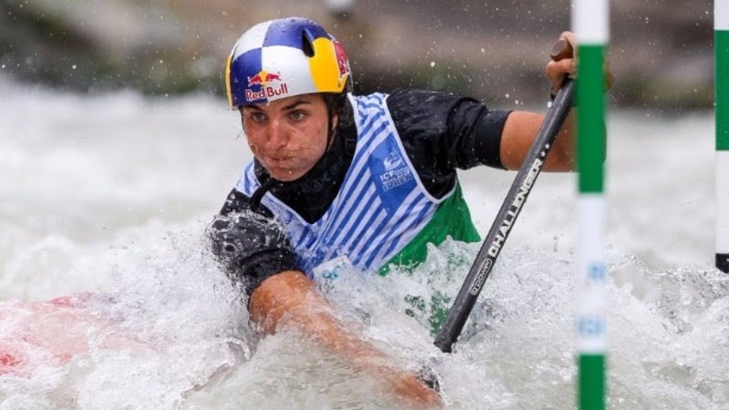 Jessica Fox secures World Cup canoe title