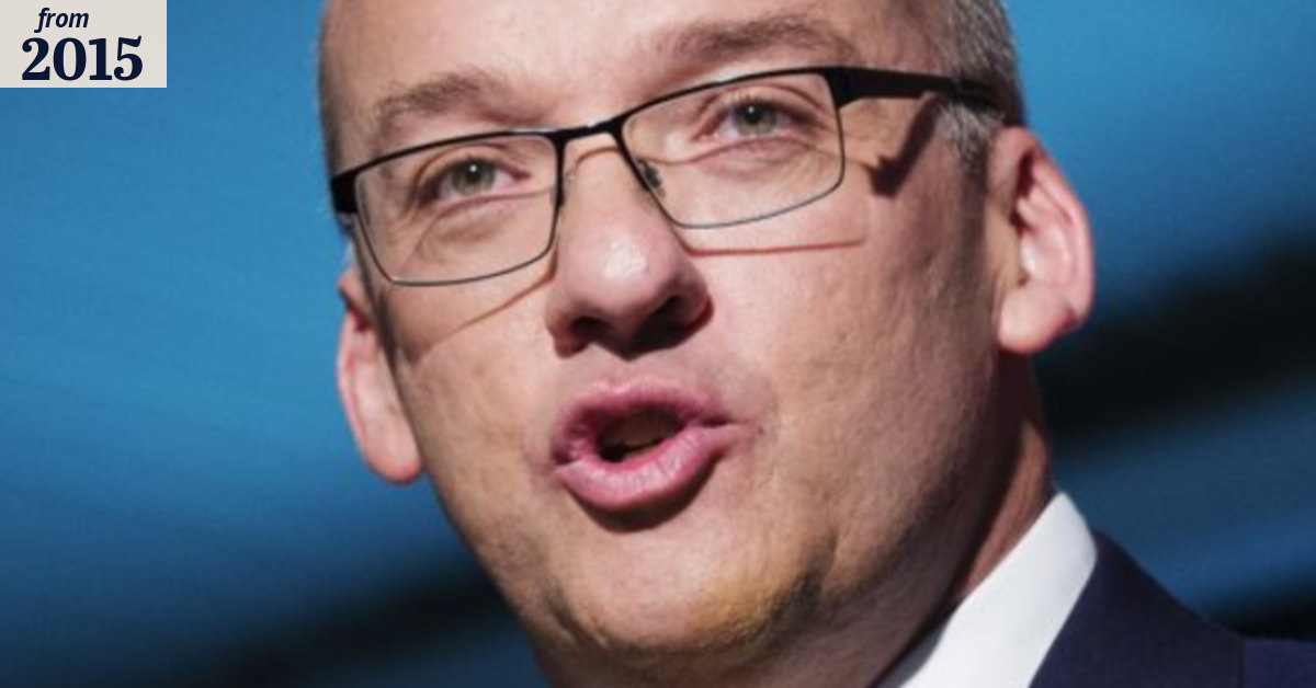 Luke Foley promises Labor would add 500 paramedics
