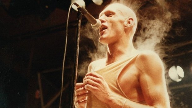 Back on the borderline - Peter Garrett's first single is pop that stomps 