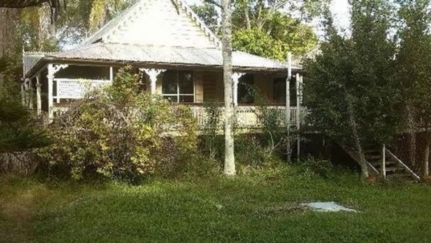 Built in 1863 the historic Birkdale Homestead also known as Willard's Farm has been saved temporarily by Environment and Heritage Protection Minister Steven Miles.
