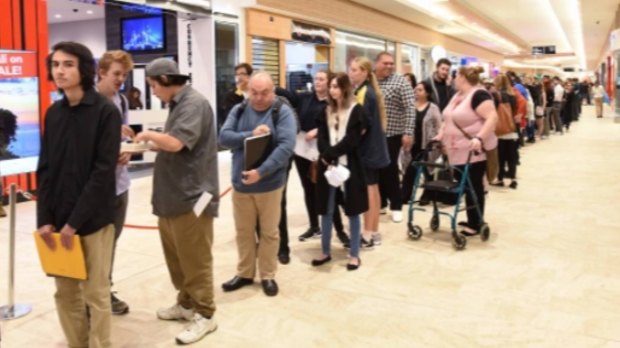 Hundreds of eager job seekers flooded the hallways of the Mandurah Forum on Thursday evening for the shopping centre's first job fair.