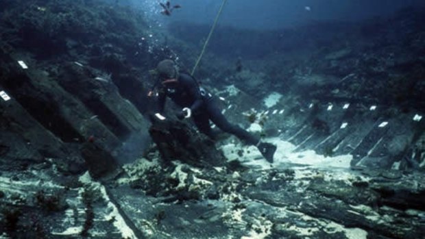 A diver on the wreck of the Batavia.