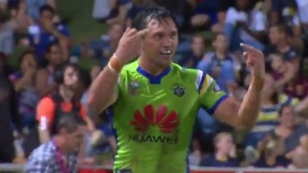 Jordan Rapana flips the bird at referees.