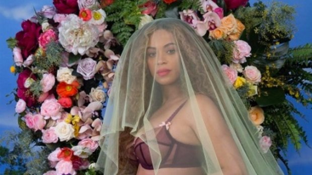 Beyonce showed off her baby bump in an Instagram post announcing her pregnancy on February 2, 2017.
