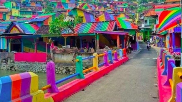 The Indonesian village of Kampung Pelangi has had a facelift.