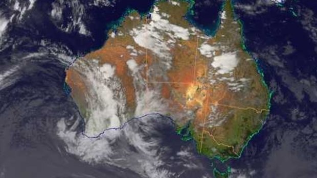 Western Australia is bracing for summer storms, with residents in the regions told to take shelter. 