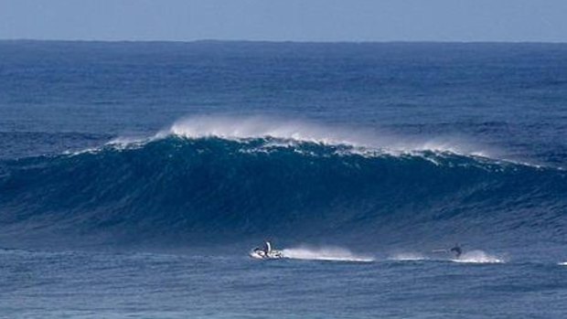 Unusually big waves and good weather have provided exciting surfing conditions in the South-West.