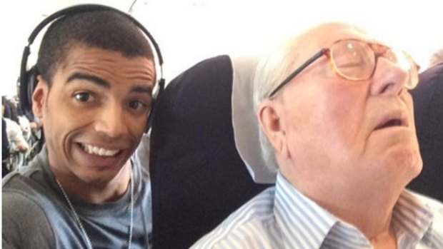 Brahim Zaibat in a selfie with a tired Jean-Marie Le Pen.