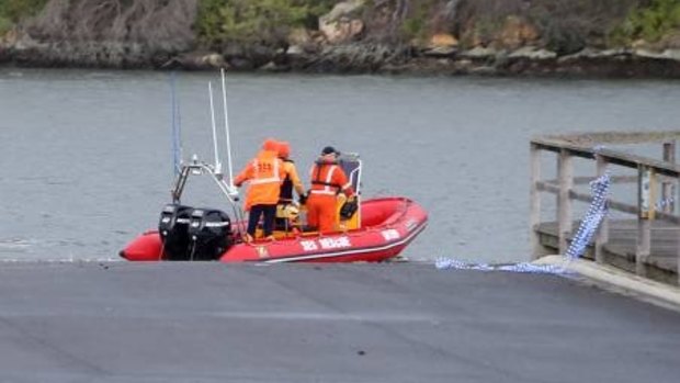 SES crews search for the man's body near Warrnambool.