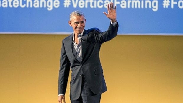 The internet is digging Obama's new relaxed aesthetic. 