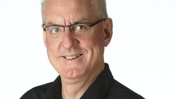 Veteran broadcaster Eoin Cameron has died aged 65.