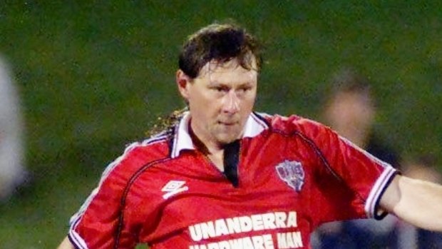 David Cervinski playing for Wollongong in 1995.
