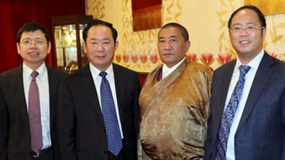 Huang Xiangmo (first on right) with Zhu Weiqun and Tudeng Kezhu. 