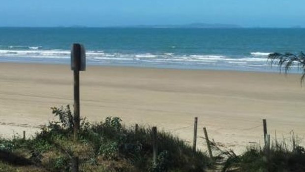 A man has died at a beach near Yeppoon after he was hit by a snapped tow strap.