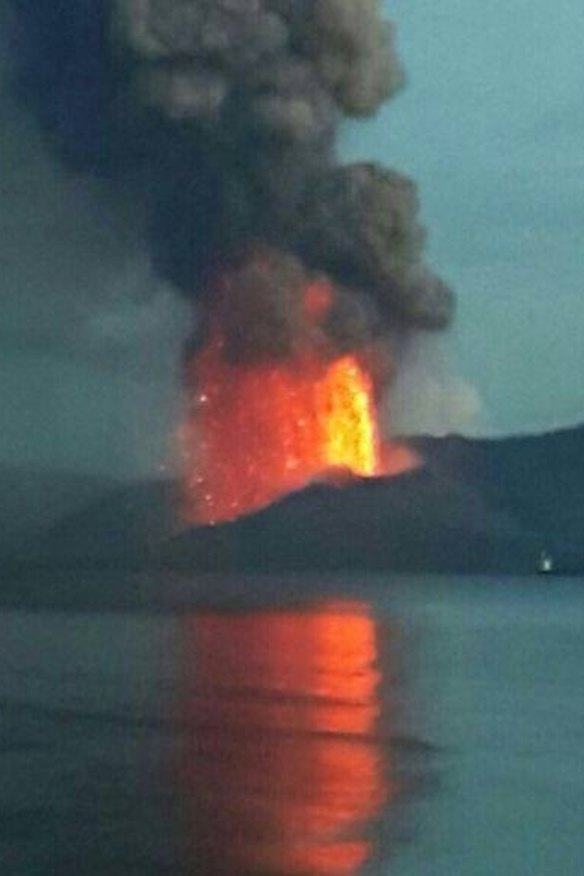 Qantas reroutes flights as PNG's Rabaul Volcano erupts
