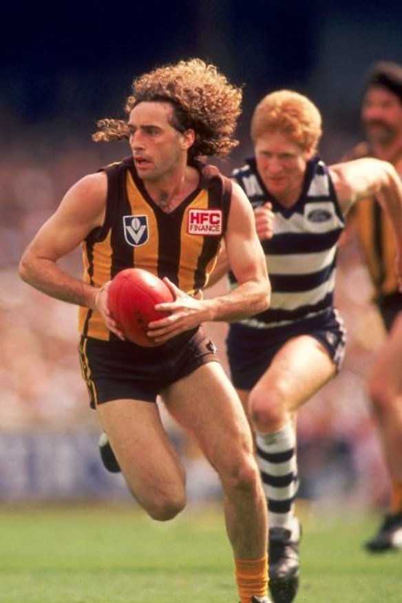 Hawthorn’s John Platten in the 1989 grand final against Geelong. After he was hit late in the first quarter, he couldn’t remember any of the play. 