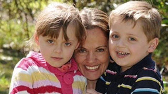 Maria Claudia Lutz and her children.