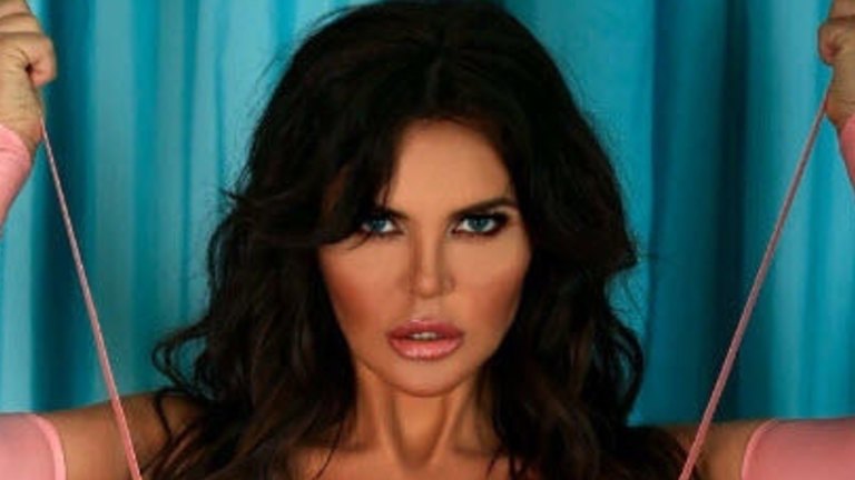 Richard Pratt S Former Escort Madison Ashton Undergoes Painful Rejuvenation Madison ashton, the former mistress of the late billionaire richard pratt, has lost her court battle for a slice of his estate. richard pratt s former escort madison
