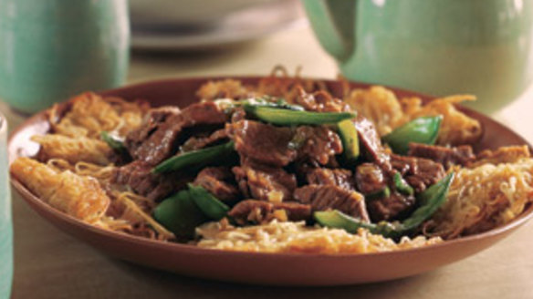 Crispy noodles with beef.