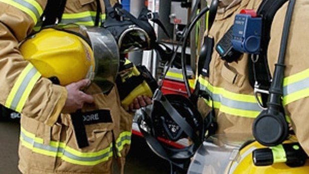 The union says it wants the WA government to offer testing to non-government firefighterS.