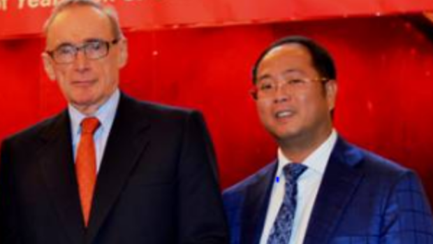 Former Foreign Minister Bob Carr and  Huang Xiangmo.