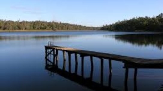 A man has drowned at the popular Lake Leschenaultia, near Chidlow.