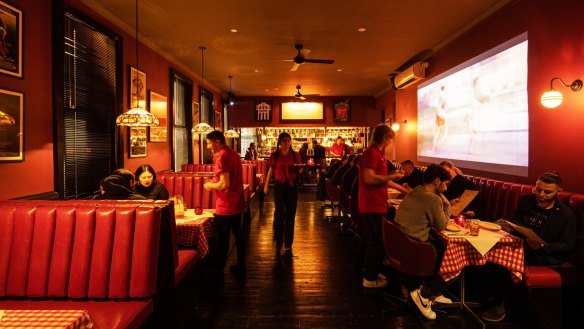 Italian diner best sale