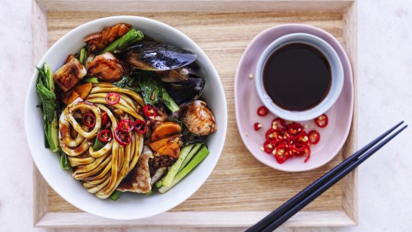 Seafood noodles discount
