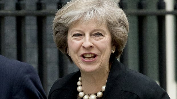 Theresa may pearl discount necklace
