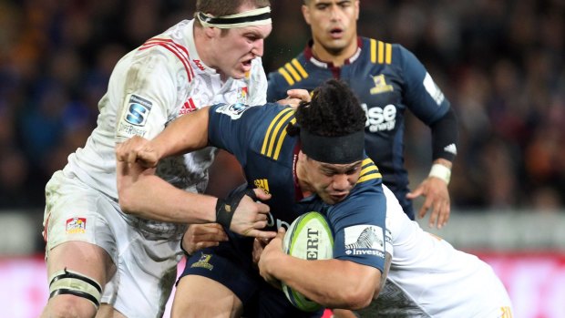 Super Rugby 2016 Highlanders leapfrog Chiefs in Dunedin thriller