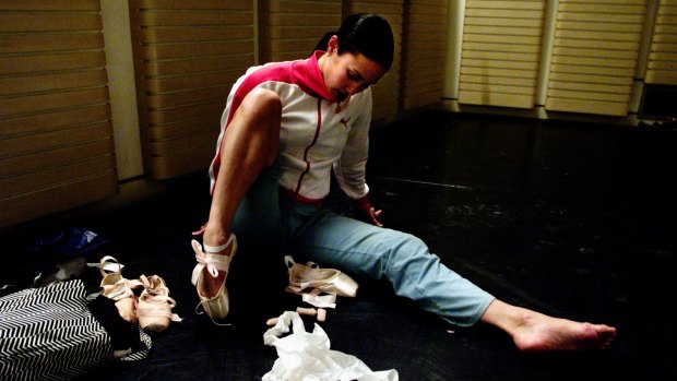 Flo ballet deals shoes
