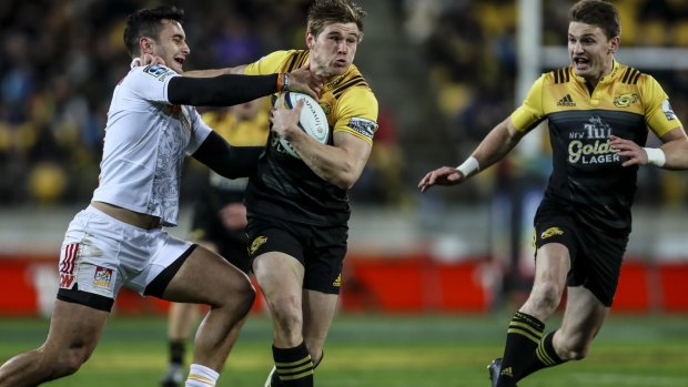 Super Rugby 2016 Beauden Barrett stars as Hurricanes down Chiefs