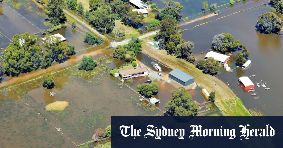 Echuca and Rochester floods from the air