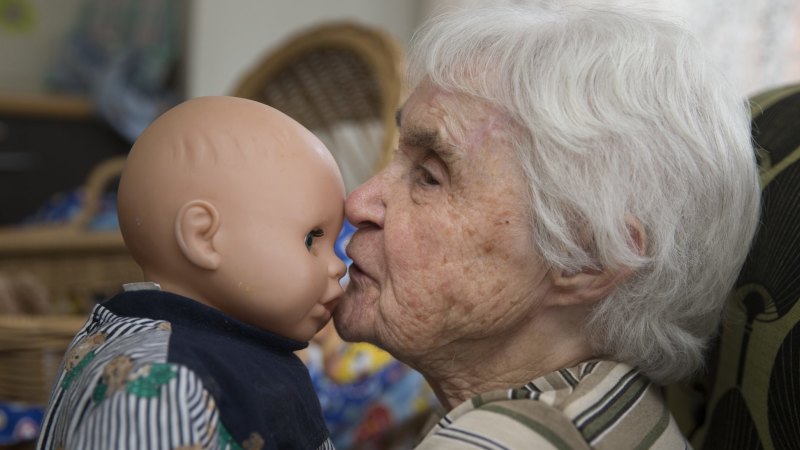 Doll therapy for dementia discount