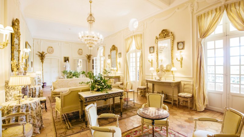 An Open Dior Take a peek inside the mansion that inspired