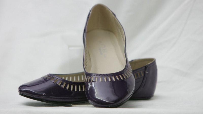 Payless shoes adds to pre Christmas jobs rout